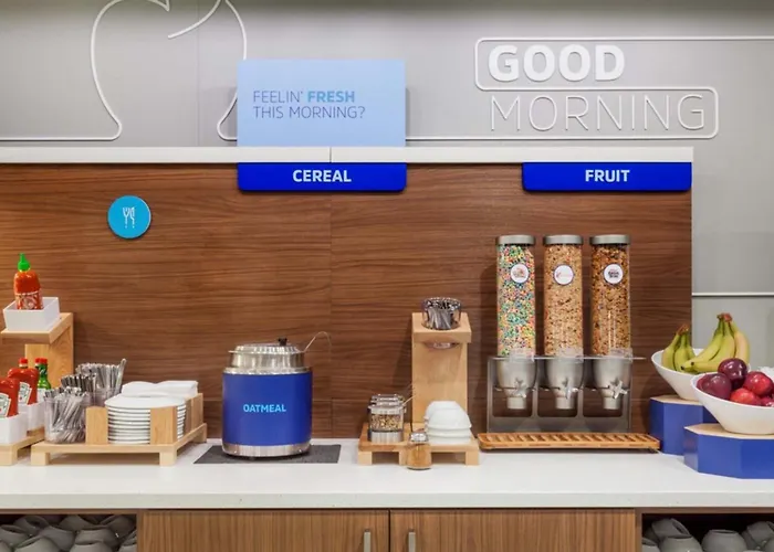 Express & Urbana-champaign-u Of I Area By Ihg