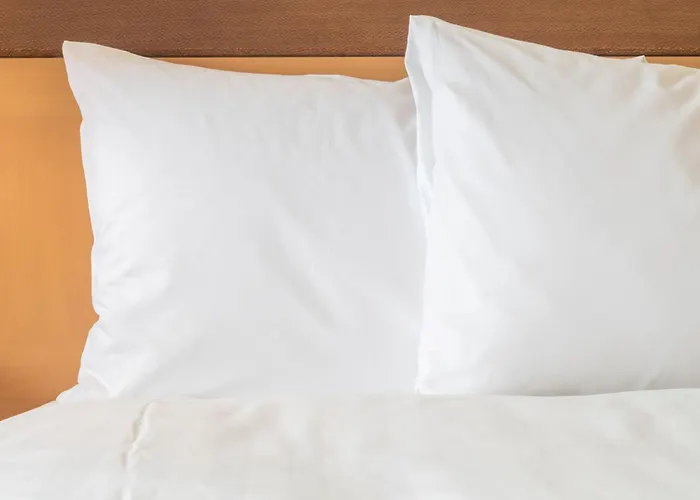 Express & Urbana-champaign-u Of I Area By Ihg Hotel 3*