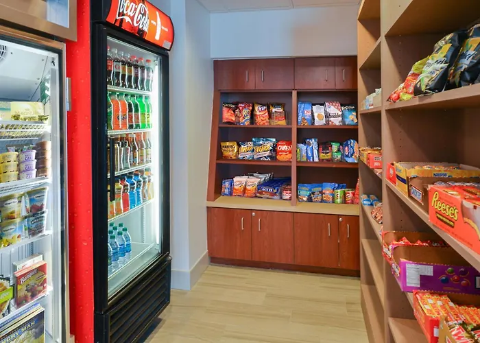 Hotel Express & Urbana-champaign-u Of I Area By Ihg 3*