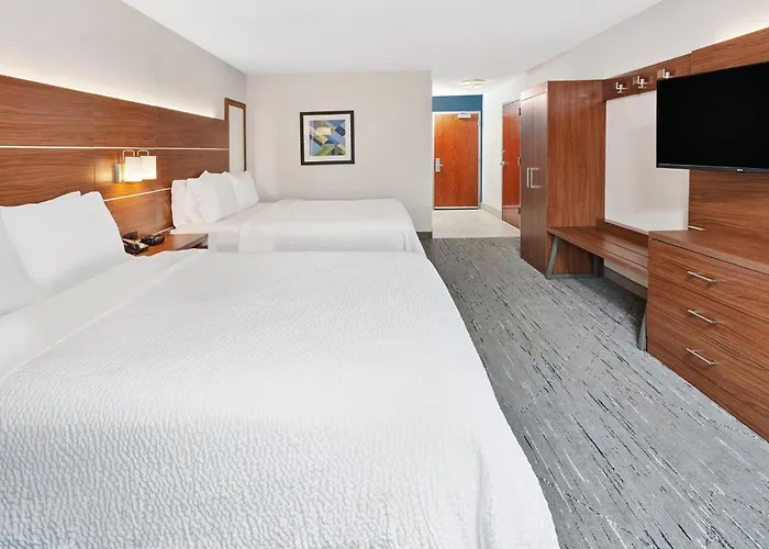 Express & Urbana-champaign-u Of I Area By Ihg 3*