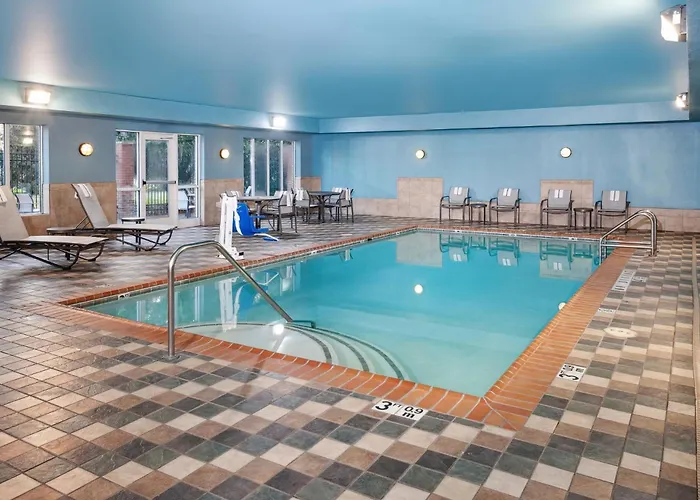 Express & Urbana-champaign-u Of I Area By Ihg Hotel