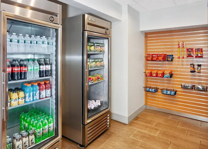 Hotel Express & Urbana-champaign-u Of I Area By Ihg 3*