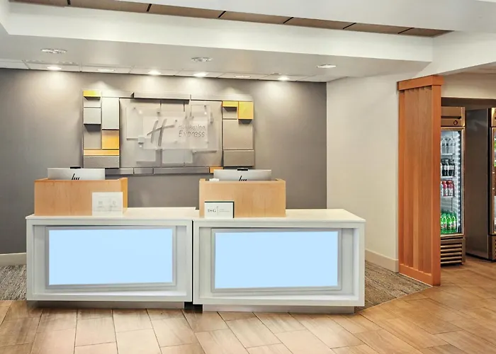 Express & Urbana-champaign-u Of I Area By Ihg Hotel Champaign