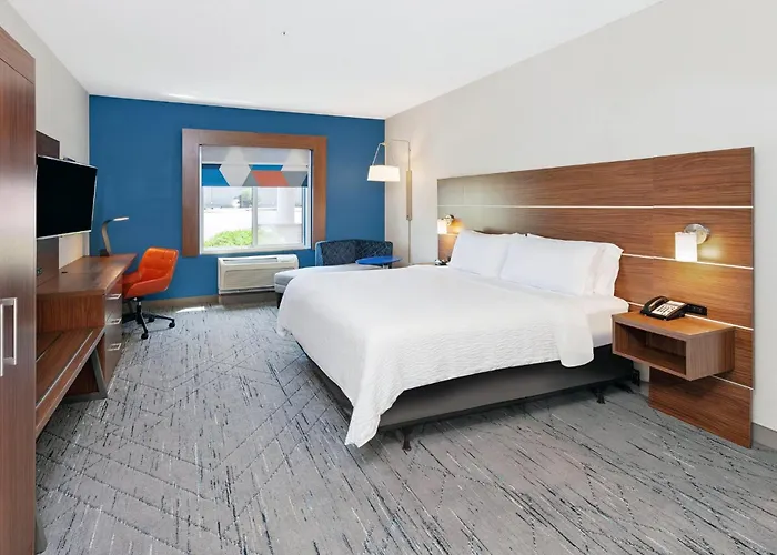 Hotel Express & Urbana-champaign-u Of I Area By Ihg Champaign