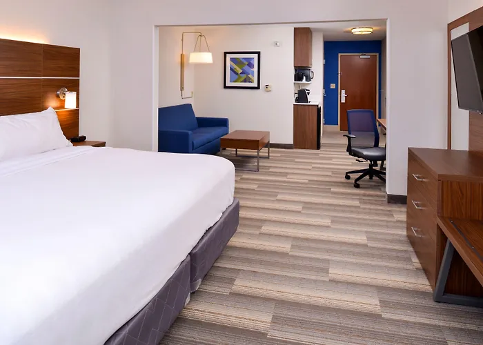 Hotel Express & Urbana-champaign-u Of I Area By Ihg