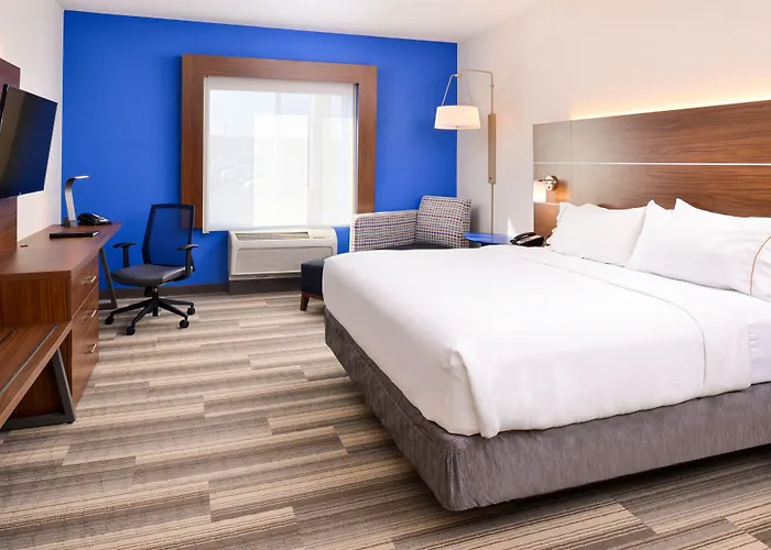 Express & Urbana-champaign-u Of I Area By Ihg