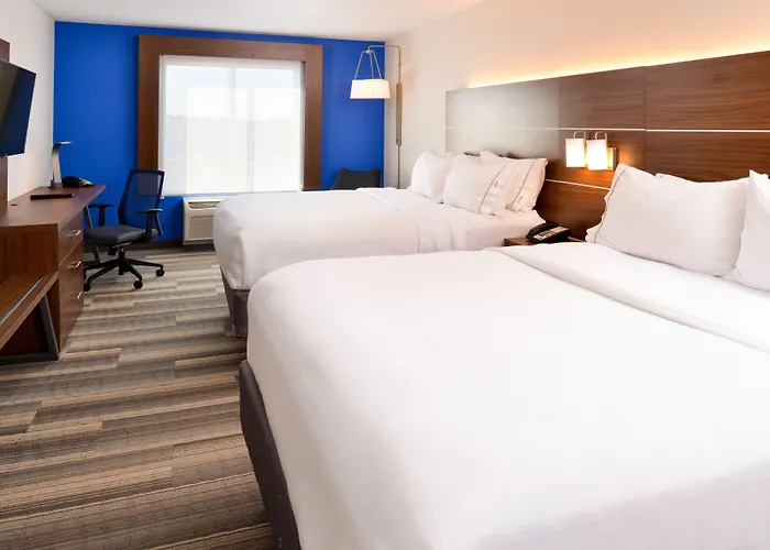 Express & Urbana-champaign-u Of I Area By Ihg Hotel 3*