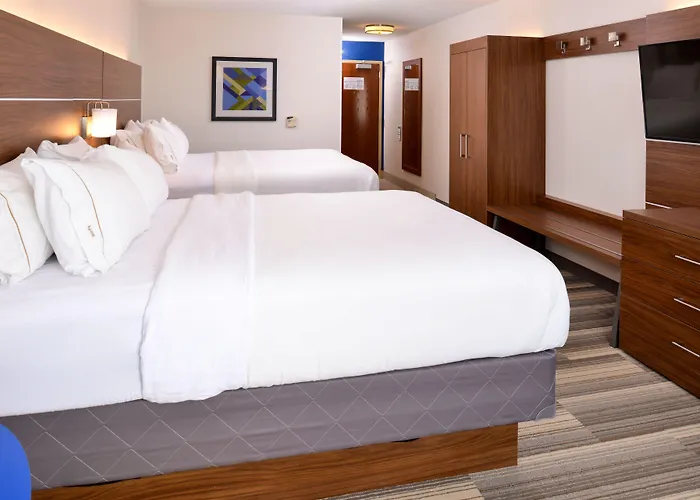 Express & Urbana-champaign-u Of I Area By Ihg Hotel Champaign