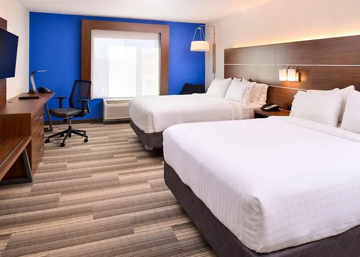 Express & Urbana-champaign-u Of I Area By Ihg Champaign
