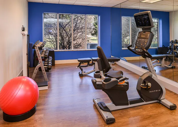 Hotel Express & Urbana-champaign-u Of I Area By Ihg 3*