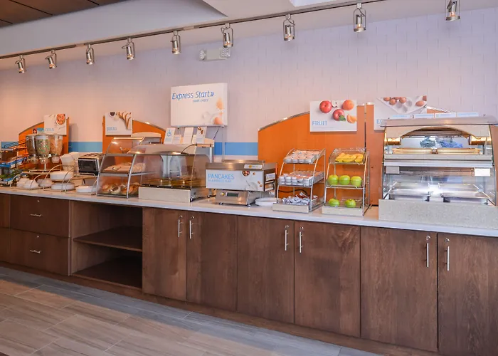 Express & Urbana-champaign-u Of I Area By Ihg 3*