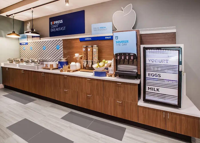 Hotel Express & Urbana-champaign-u Of I Area By Ihg Champaign