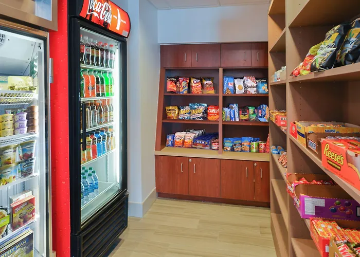Express & Urbana-champaign-u Of I Area By Ihg 3* Champaign