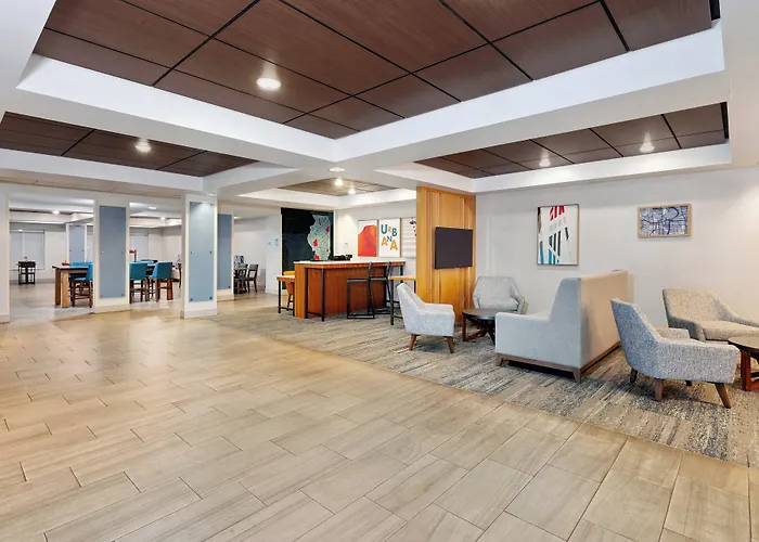 Express & Urbana-champaign-u Of I Area By Ihg 3*