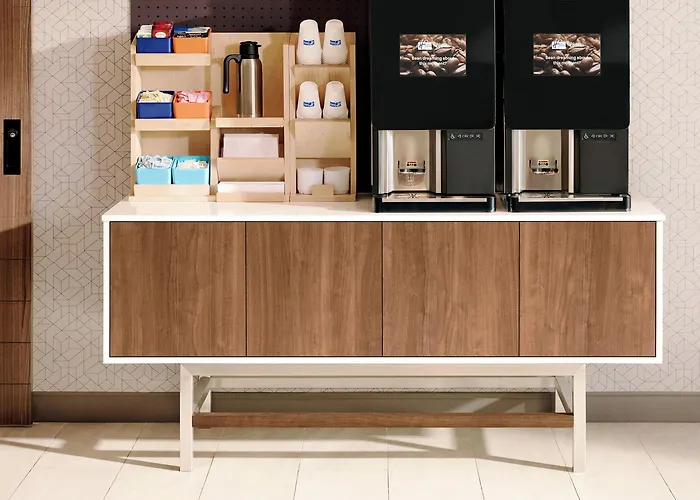 Express & Urbana-champaign-u Of I Area By Ihg