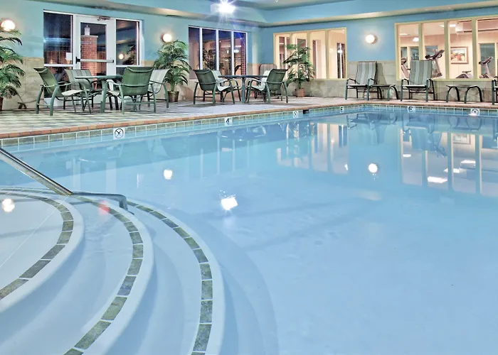 Express & Urbana-champaign-u Of I Area By Ihg Hotel
