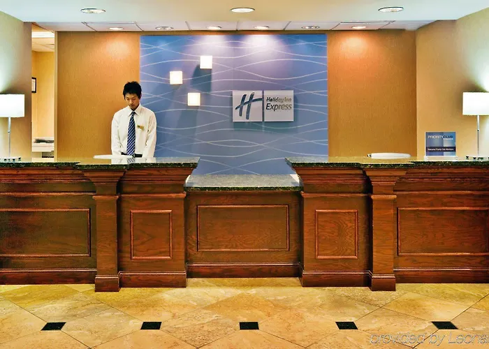 Express & Urbana-champaign-u Of I Area By Ihg Hotel